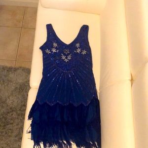 Flapper dress with accessories